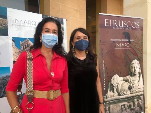 La presidenta de la Fundación Jorge Alió asiste en el MARQ a la ignauguración de "Etruscos. El amanecer de Roma"