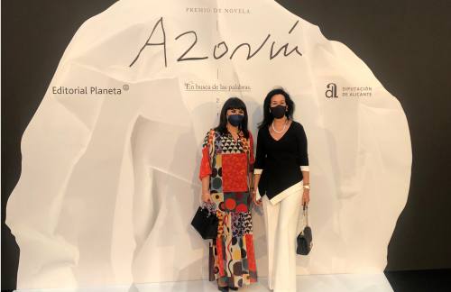 Mar�a L�pez, Presidenta de la Fundaci�n Jorge Ali� asiste a la gala Premio Azor�n de novela 2021