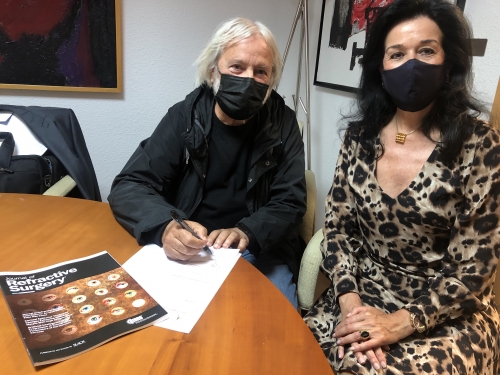 Jos� Palao y Mar�a L�pez firmando el contrato de donaci�n - Fundaci�n Jorge Ali�