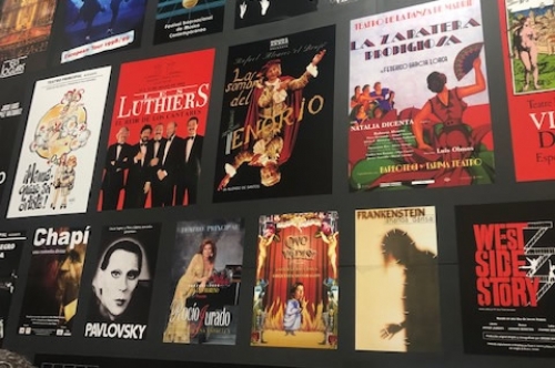 Una muestra de las carteleras de las obras que han pasado por el Teatro - Fundaci�n Jorge Ali�